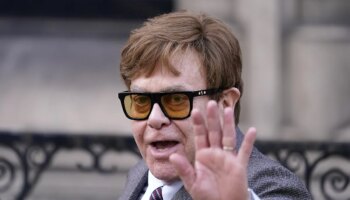 Elton John asegura que ha perdido la vista casi por completo: "Me resulta difícil ver un musical, pero me encanta oírlo"