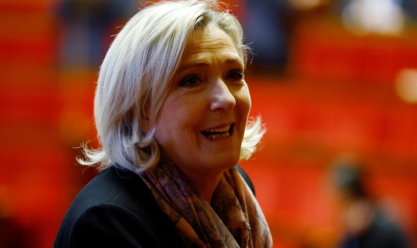 «Emmanuel Macron, c’est fini ou presque» : Marine Le Pen dit se «préparer à une présidentielle anticipée»