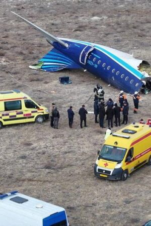 Etliche Überlebende bei Flugzeugabsturz in Kasachstan