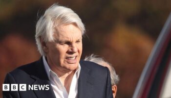 Ex-Abercrombie & Fitch CEO has dementia, lawyers say