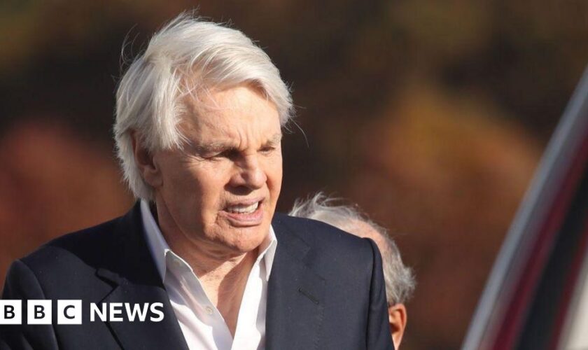 Ex-Abercrombie & Fitch CEO has dementia, lawyers say