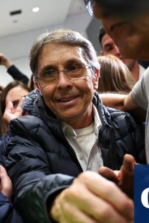 Ex-drug lord Fabio Ochoa walks free in Colombia after 20 years in US prisons