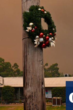 Extreme heat and bushfire risk across Australia’s south-east on Christmas and Boxing days as Grampians blaze rages