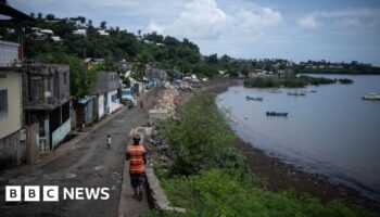 Fears of heavy death toll after cyclone hits island Mayotte