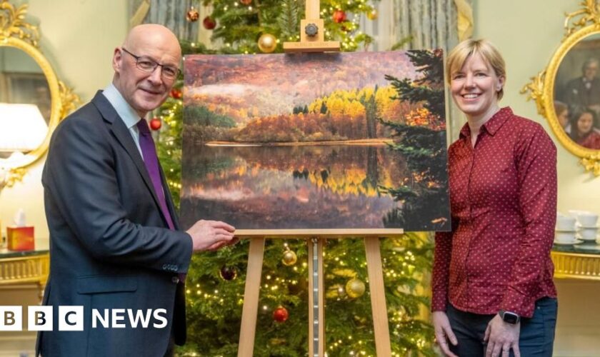 First minister's Christmas card to go to auction