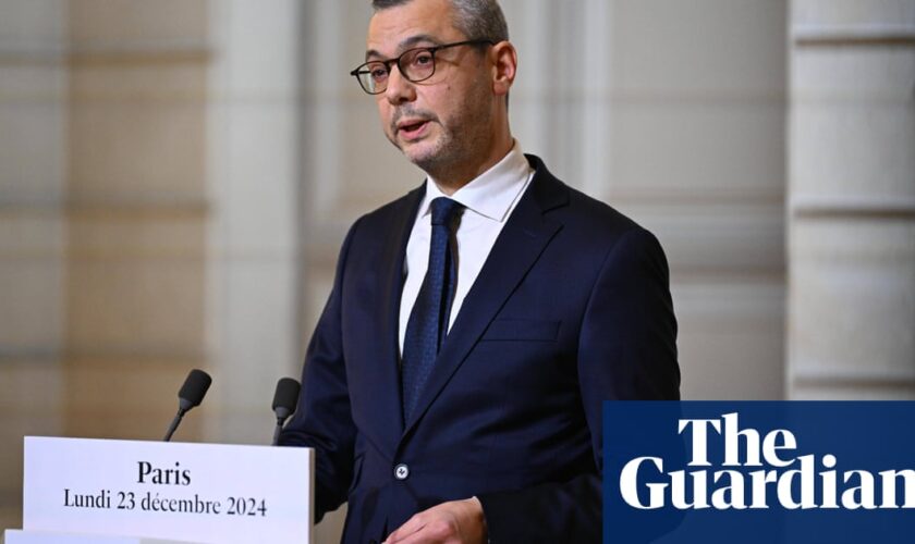 French PM names new government, hoping to avoid another no-confidence vote