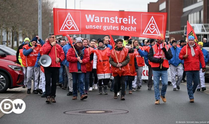 Germany: VW workers announce second strike as cuts loom