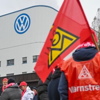 Germany: Volkswagen strikes called by trade union