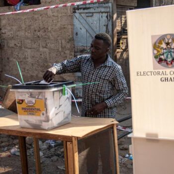 Ghana wählt in Krisenzeiten neuen Präsidenten