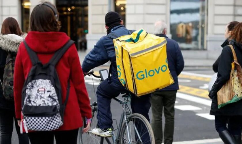 Glovo permitirá la contratación de sus repartidores un día antes de que su CEO vaya a juicio