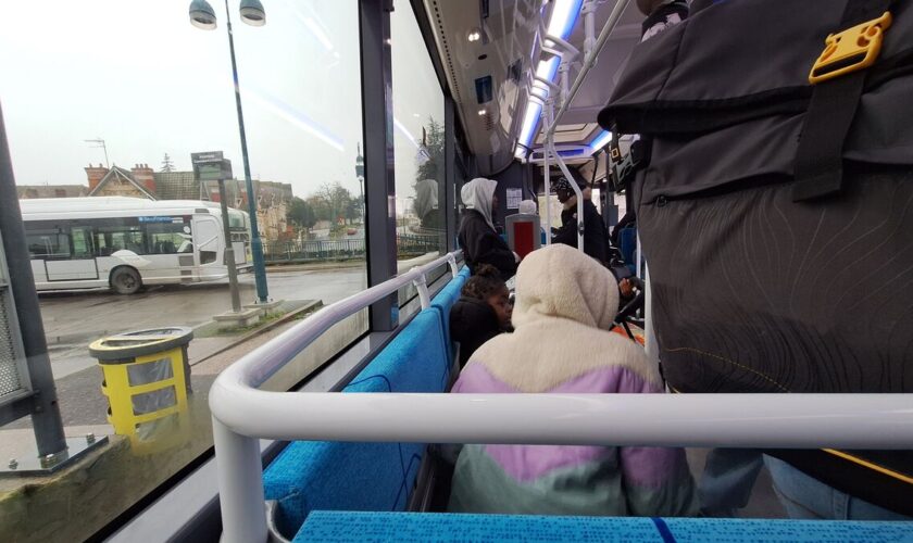 Grève des bus à Cergy-Pontoise : à près de 50 jours de grève, l’heure n’est « pas trop la tête à la fête »