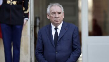 Guillaume Tabard: «Le gouvernement, Bayrou, une équipe taillée pour éviter la censure ?»