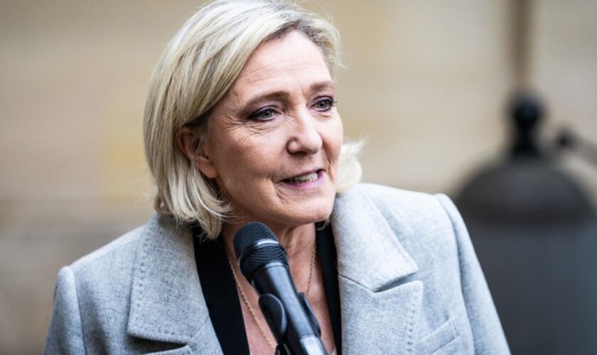 Guillaume Tabard : «Pourquoi Marine Le Pen mise sur un départ de Macron plus que sur une censure de Bayrou ?»