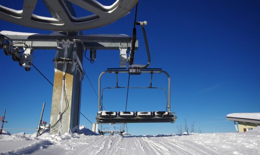 Hautes-Alpes : 240 skieurs évacués par hélicoptère à cause d’un télésiège en panne