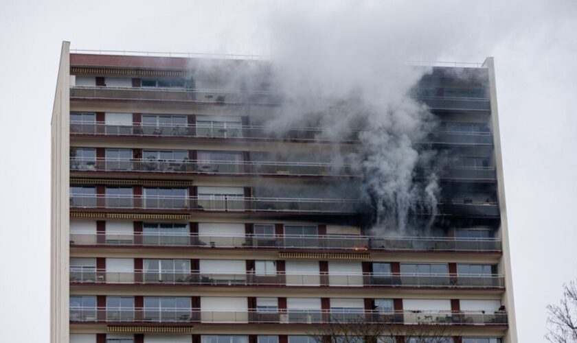 Hauts-de-Seine : 80 pompiers mobilisés pour un incendie au 14e étage d’un immeuble à Vanves