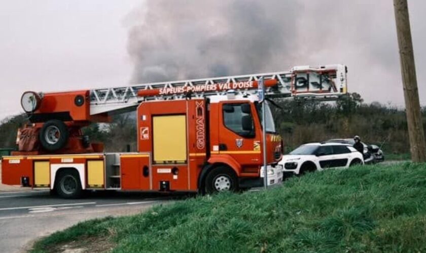 Herblay-sur-Seine : un important incendie éclate dans l’ancien centre équestre