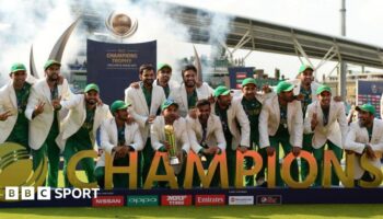 Pakistan celebrate with the trophy after winning the ICC Champions Trophy final.