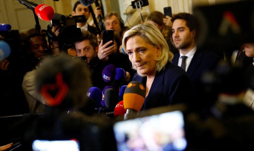 «Il n’y a pas d’issue pour un gouvernement qui renoue avec le fil du macronisme»: comment Marine Le Pen a pris le chemin de la censure