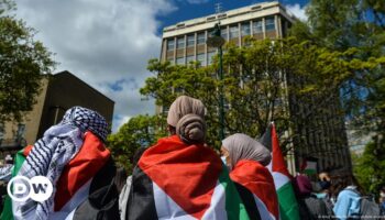 Israel shuts embassy in Ireland