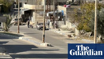 Israeli troops shoot Syrian protester as forces move beyond buffer zone