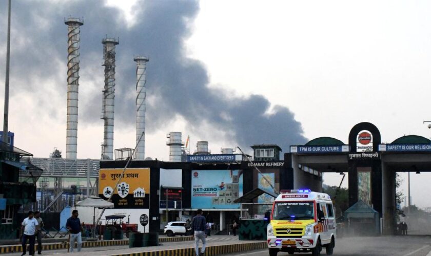 Italie: deux morts et trois disparus dans l'incendie d'un dépôt de carburant