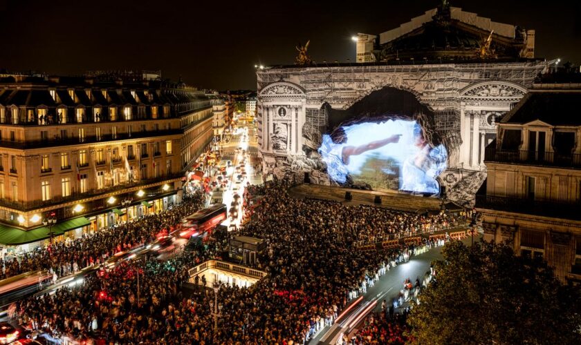 JR : « On ne combat pas l’obscurité par l’obscurité. On la repousse avec un rayon de lumière, aussi infime soit-il »