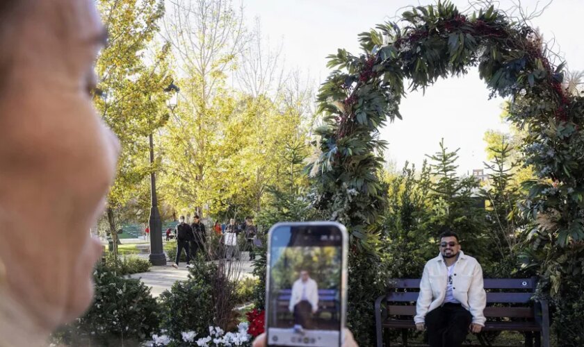 Jardines efímeros por Navidad: la postal del Retiro para tiktokers e instagramers