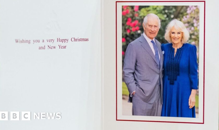 King and Queen reveal this year's Christmas card