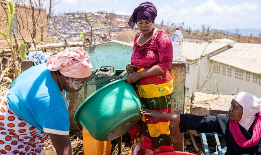 « L’État est absent » : à Mayotte, des élus dénoncent un manque d’aide sur le terrain