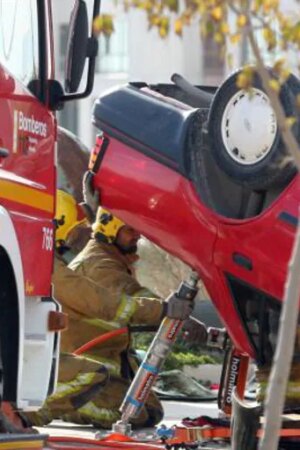 La Diputación de Alicante mejorará la respuesta ante emergencias en pequeños municipios con el papel de los bomberos y los protocolos