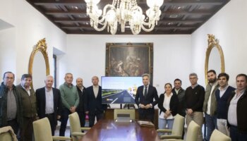 La Diputación de Córdoba firma con las empresas los contratos para reparar su red de carreteras hasta 2027