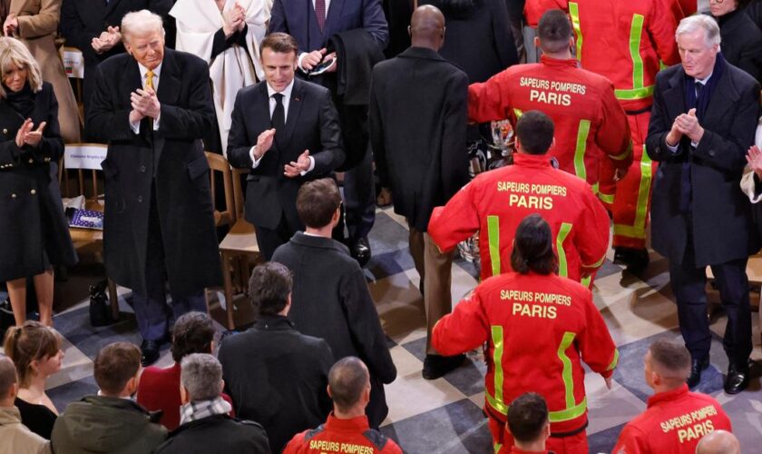 La France et le monde ovationnent les pompiers et les artisans, qui ont «sauvé la beauté» de Notre-Dame