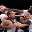 La NBA suspende a tres de los jugadores implicados en la tangana en el partido entre los Suns y los Mavericks