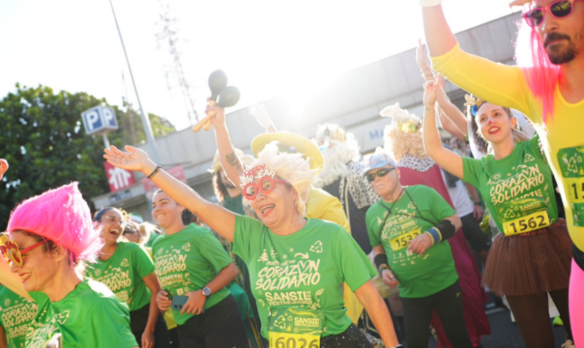 La San Silvestre de Las Palmas tiñe de solidaridad la ciudad con más de 9.000 participantes