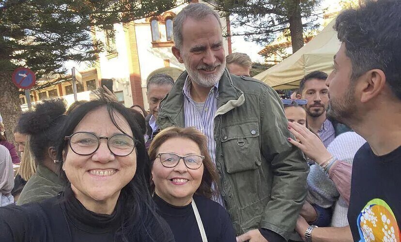 La alcaldesa de Catarroja carga contra los Reyes por su visita sorpresa: "Mientras la gente está trabajando, ellos se toman un refresco"