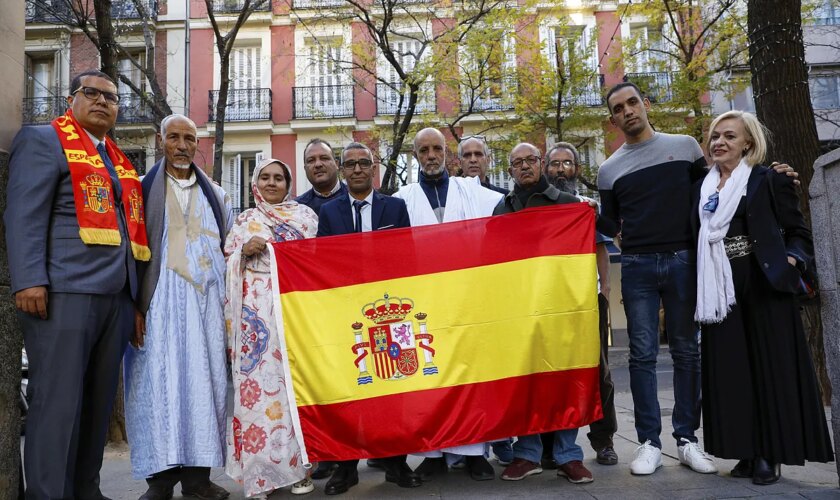 La batalla por el DNI perdido de los saharauis nacidos en la 'provincia 53': "Tengo pasaporte. Pero un marroquí con un año de residencia vive en España mejor que yo"