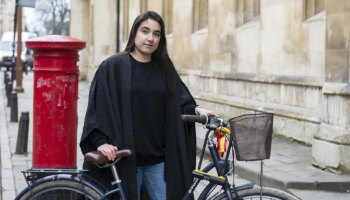 La física nuclear gaditana de 26 años que triunfa en Cambridge: "Adoro España pero no puedo volver porque no se valora el trabajo como investigadora"