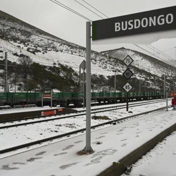 La influencia de una masa de aire ártico mantiene nevadas en zonas altas y viento en el este peninsular y Baleares