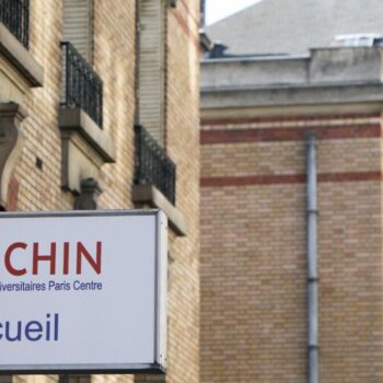 « La mise au rebut de la psychiatrie » : à l’hôpital Cochin de Paris, le déménagement forcé du service inquiète