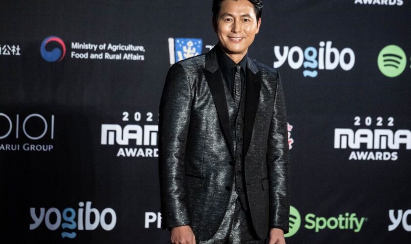 L’acteur coréen Jung Woo-sung s’excuse en direct pour avoir eu un enfant hors mariage