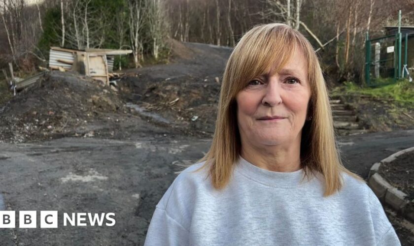 Landslide residents want to leave their homes