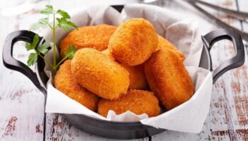 Las croquetas de puchero que puedes preparar con el caldo sobrante de Navidad