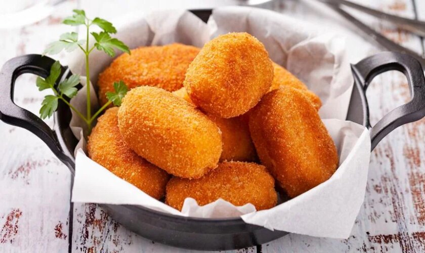 Las croquetas de puchero que puedes preparar con el caldo sobrante de Navidad