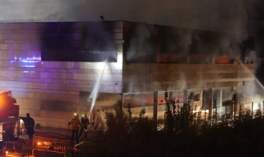 Legado Expo critica que el incendio del Auditorio Rocío Jurado «refleja la dejadez del Ayuntamiento»