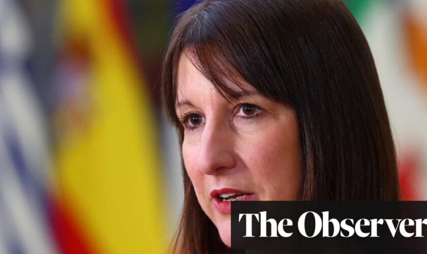 Let China build electric cars in UK, Tory ex-chancellor tells Rachel Reeves ahead of trade trip