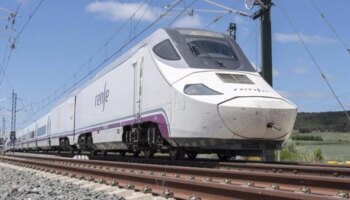 Los pasajeros de un tren de Renfe escapan rompiendo la ventanilla y saltando a las vías tras llenarse el vagón de humo y quedarse a oscuras