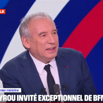 Manuel Valls aux Outre-mer : «C’est une personnalité kamikaze par moments», ironise François Bayrou