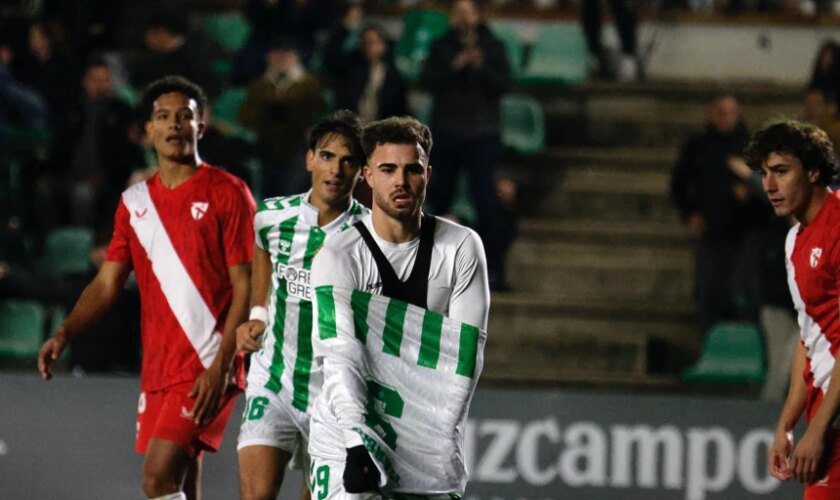 Marcos Fernández le da el triunfo a los béticos en un apasionado derbi chico (1-0)