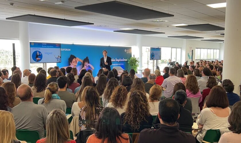 Más de 500 personas participan en el I CEU Fórum Grandes Inspiradores TER