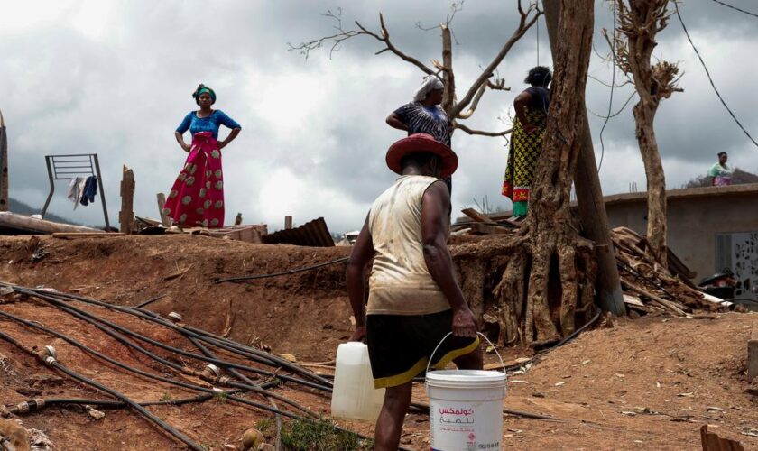 Mayotte : «La loi d’urgence doit inscrire l’interdiction des bidonvilles en tête de ses priorités», demande le maire de Mamoudzou